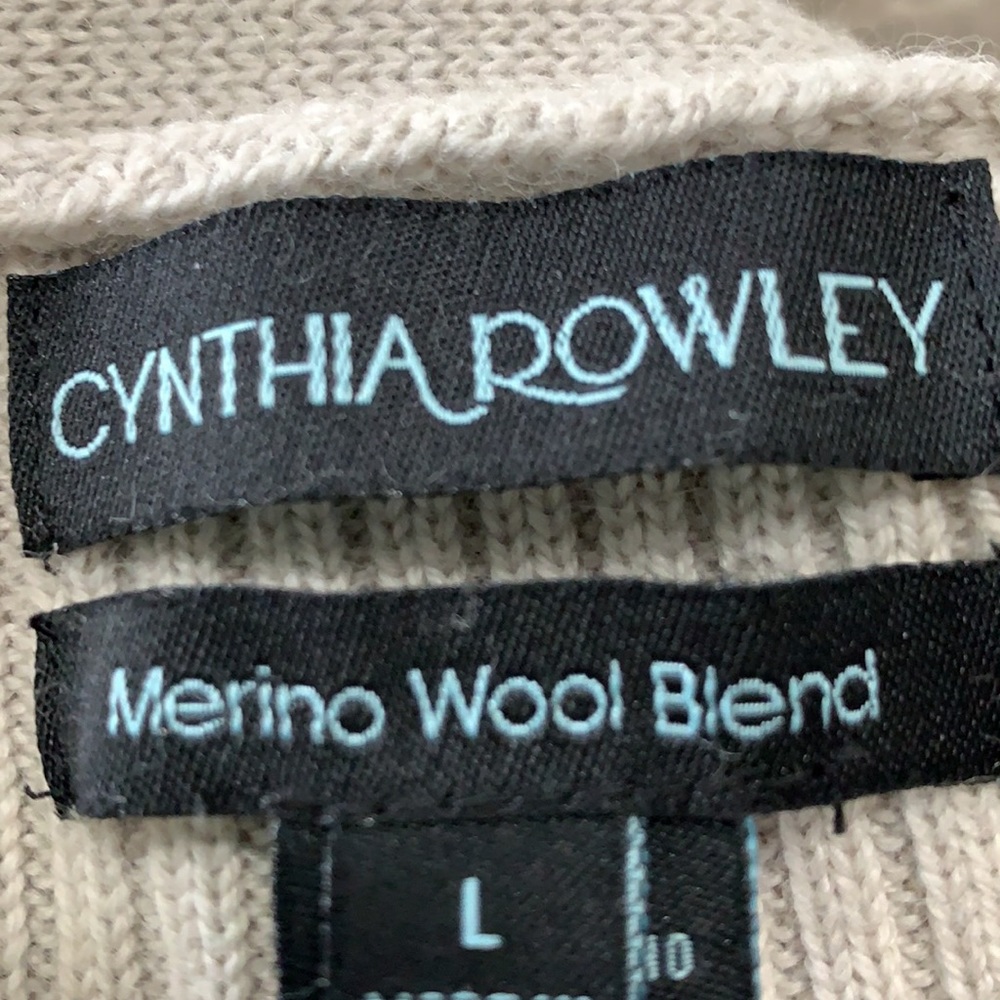 Cynthia Rowley Woman’s Sweater. - Picture 6 of 6